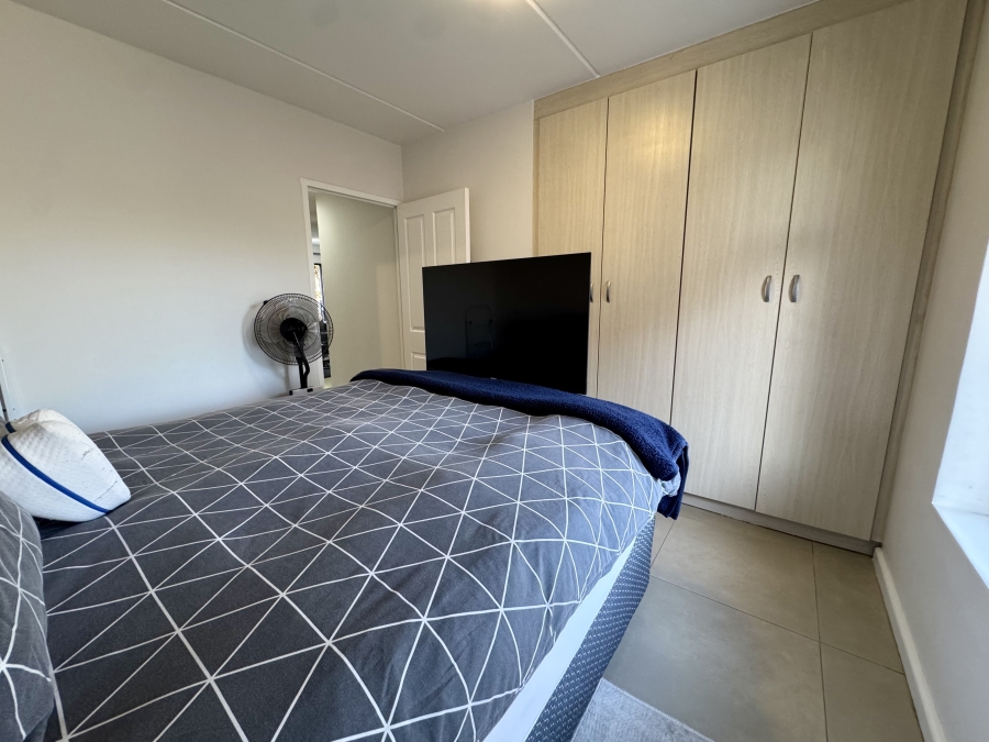 To Let 2 Bedroom Property for Rent in Burgundy Estate Western Cape